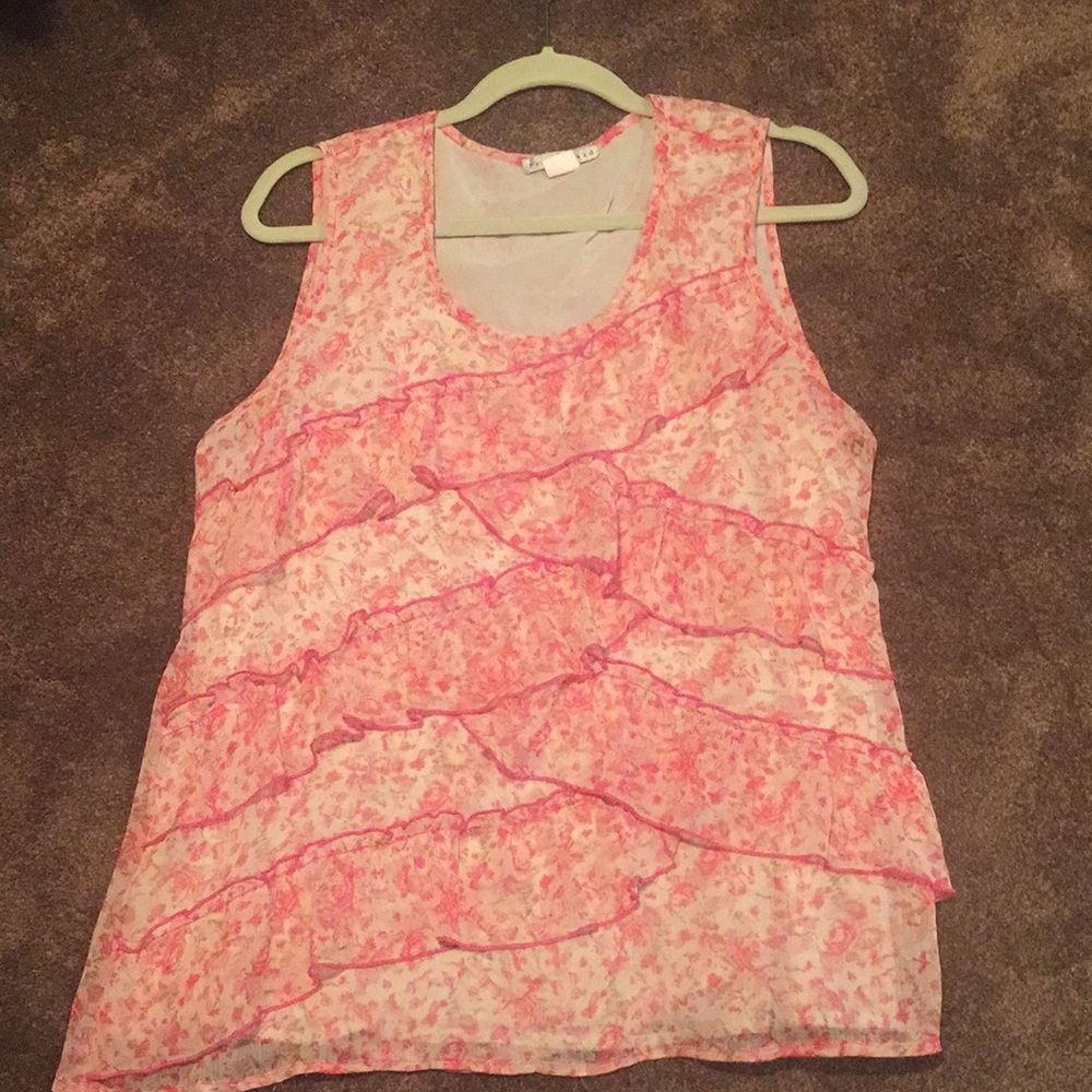 Xl pink and white flower ruffle layer top.